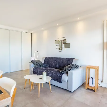 One Bdrm Flat A/c-congress/beaches By Olidesi דירה *