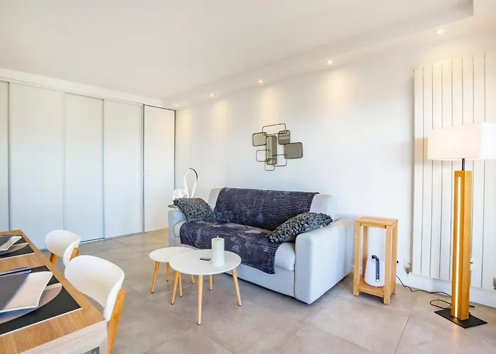 One Bdrm Flat A/c-congress/beaches By Olidesi شقة *