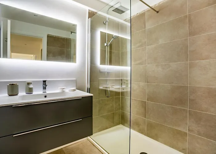 One Bdrm Flat A/c-congress/beaches By Olidesi شقة كان